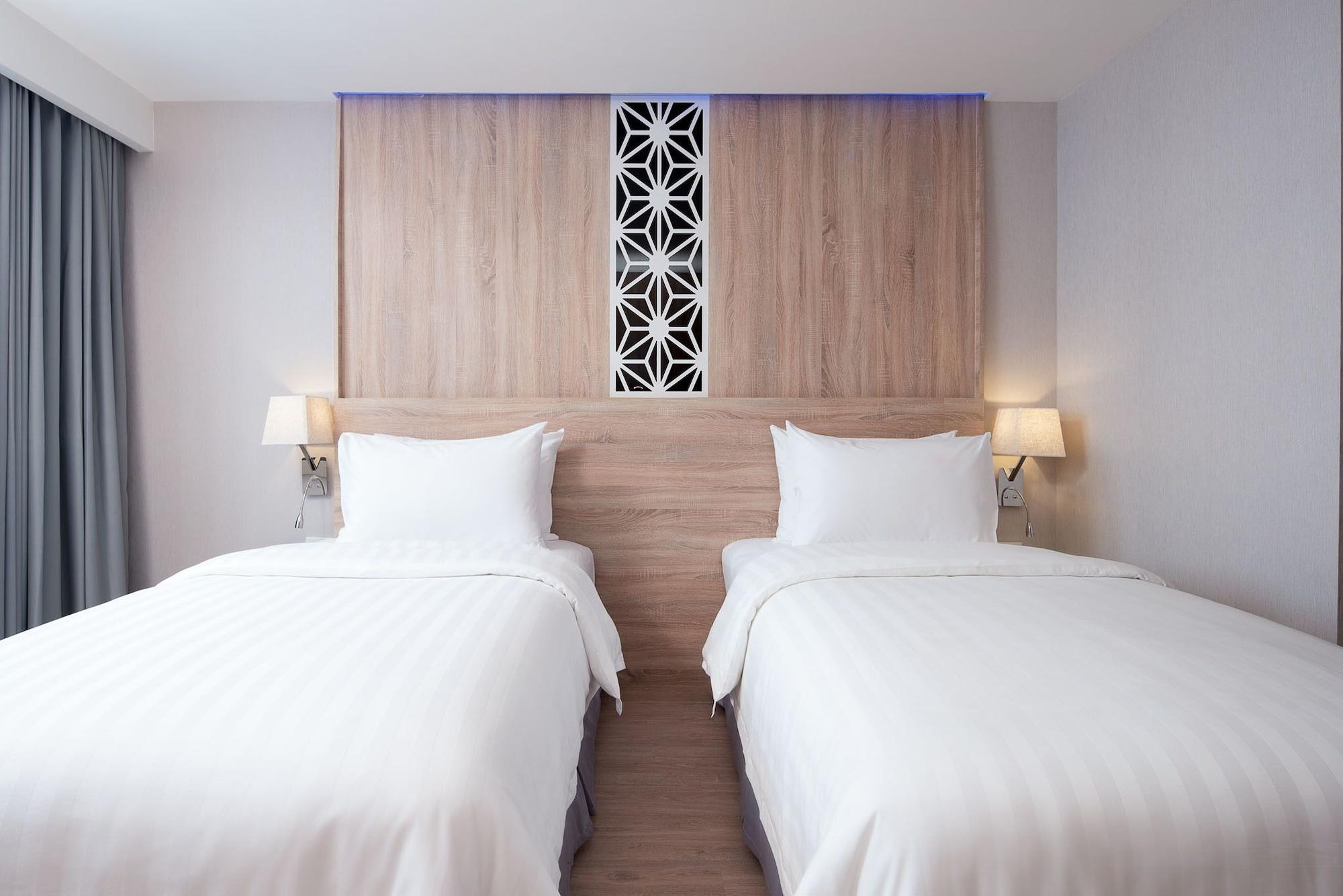 Rodina Beach Hotel Bãi biển Jomtien Ngoại thất bức ảnh
